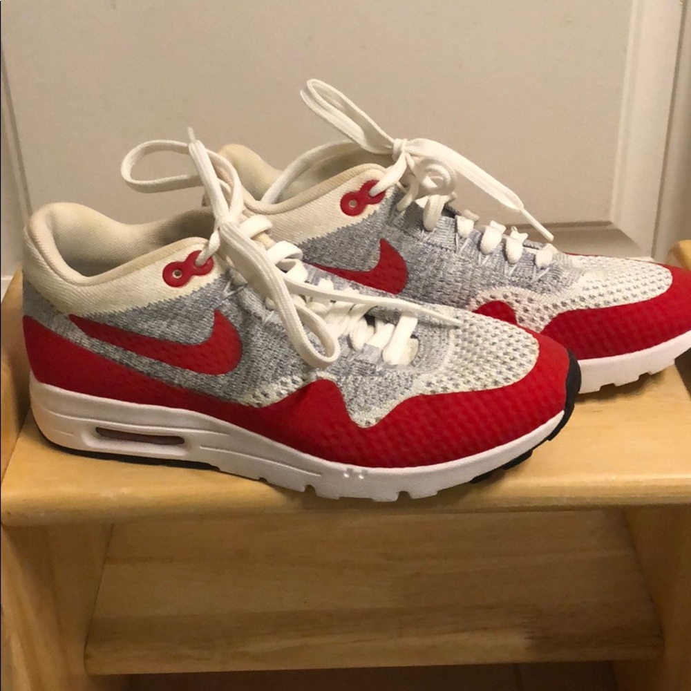 Nike Air Max Size 7
